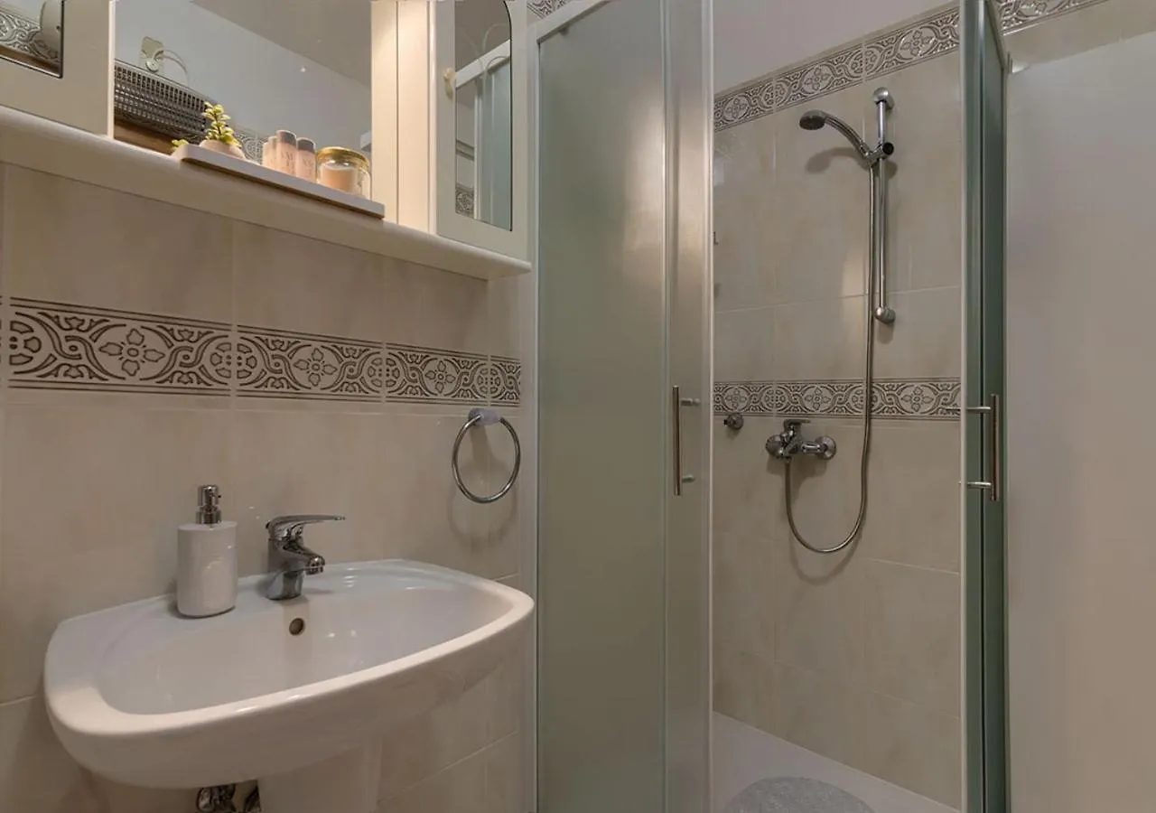Apartment D. Bella Donna Premantura 0*,