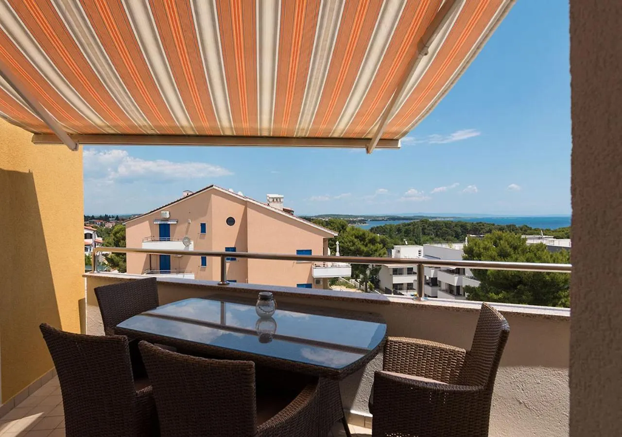 Apartment D. Bella Donna Premantura 0*,